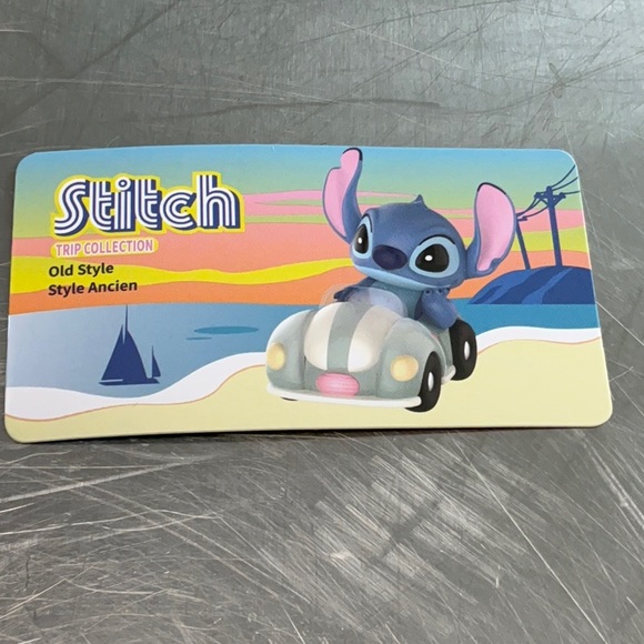 Disney Stitch Trip Collection “Old Style” 2 pieces. - Picture 7 of 7